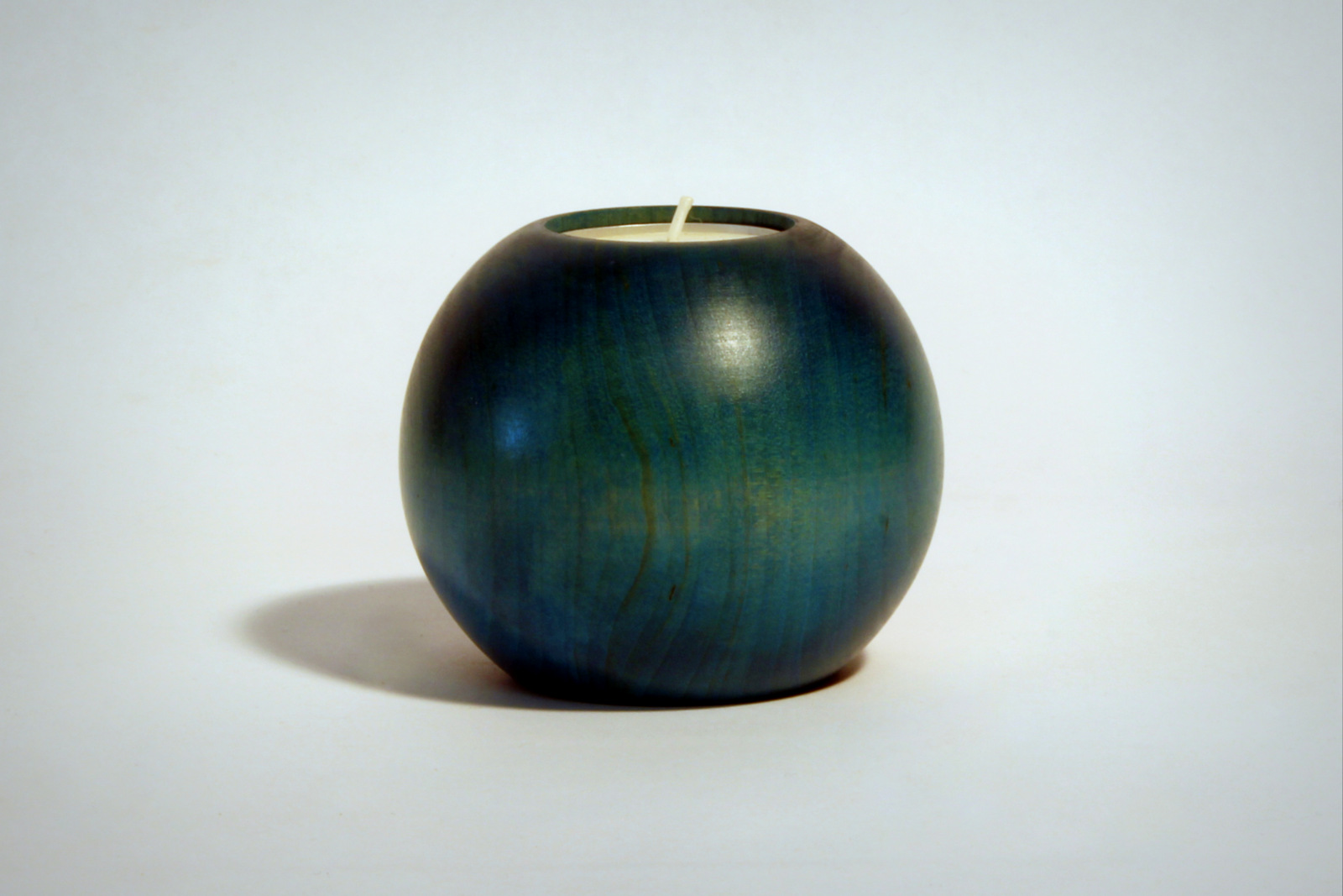 Kugelleuchter mit Teelicht in blau